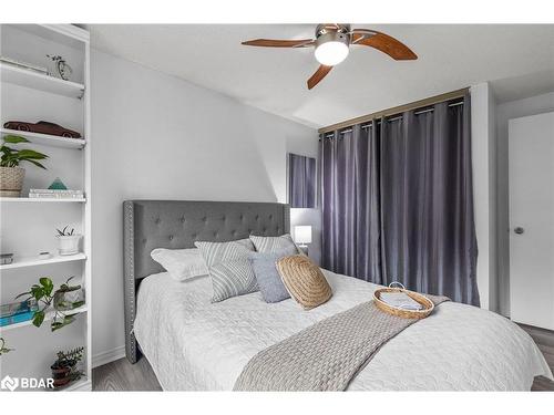 39 Corbett Drive, Barrie, ON - Indoor Photo Showing Bedroom