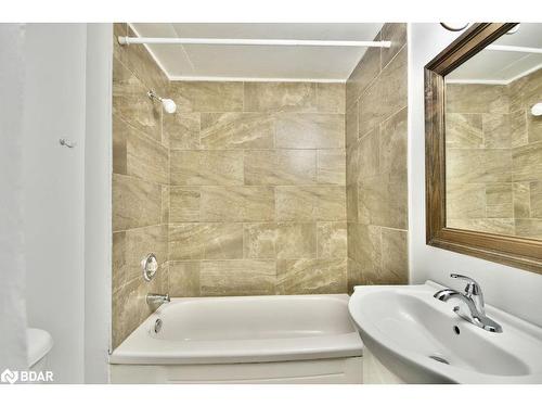 124 Berczy Street, Barrie, ON - Indoor Photo Showing Bathroom