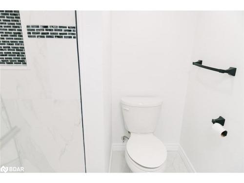 673 Knox Avenue, Hamilton, ON - Indoor Photo Showing Bathroom