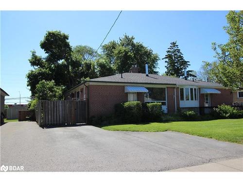 224 Axminster Drive, Richmond Hill, ON - Outdoor