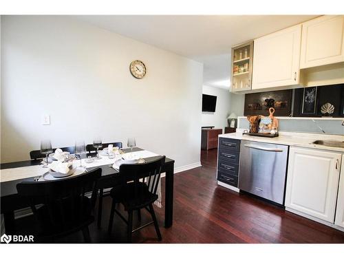 224 Axminster Drive, Richmond Hill, ON - Indoor Photo Showing Kitchen