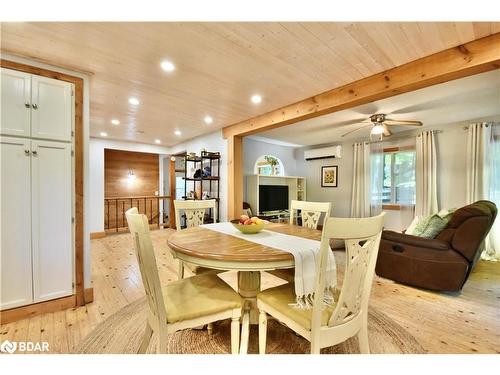 1001 Evergreen Cr Court, Gravenhurst, ON - Indoor Photo Showing Dining Room