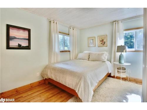 1001 Evergreen Cr Court, Gravenhurst, ON - Indoor Photo Showing Bedroom