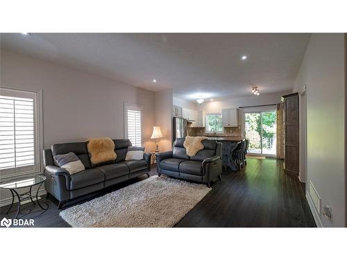 1012 Cook Drive, Midland, ON - Indoor Photo Showing Living Room