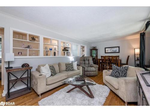 48 Brant Street W, Orillia, ON - Indoor Photo Showing Living Room