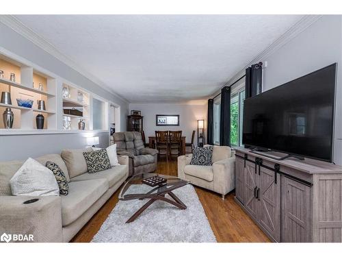 48 Brant Street W, Orillia, ON - Indoor Photo Showing Living Room