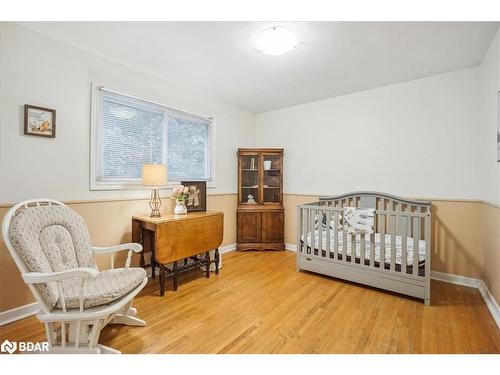 300 Duckworth Street, Barrie, ON - Indoor Photo Showing Bedroom