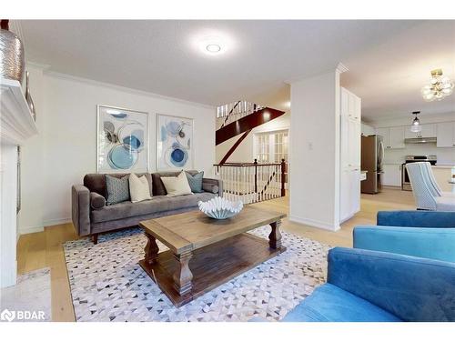 30 Ambler Bay, Barrie, ON - Indoor Photo Showing Living Room