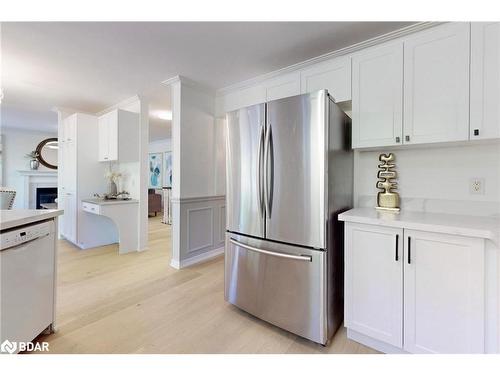 30 Ambler Bay, Barrie, ON - Indoor Photo Showing Kitchen