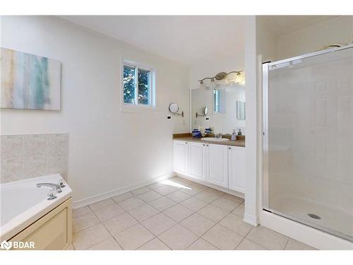 30 Ambler Bay, Barrie, ON - Indoor Photo Showing Bathroom