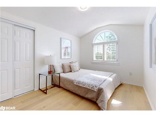 30 Ambler Bay, Barrie, ON - Indoor Photo Showing Bedroom