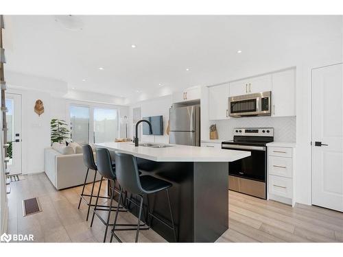 21 Fairlane Avenue, Barrie, ON - Indoor Photo Showing Kitchen With Stainless Steel Kitchen With Upgraded Kitchen