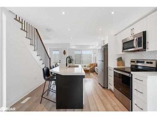 21 Fairlane Avenue, Barrie, ON - Indoor Photo Showing Kitchen With Stainless Steel Kitchen With Double Sink With Upgraded Kitchen