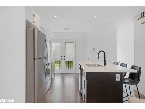 21 Fairlane Avenue, Barrie, ON - Indoor Photo Showing Kitchen With Double Sink With Upgraded Kitchen