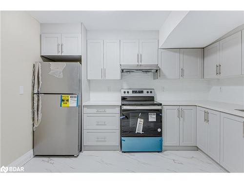 2-98 Peel Street, Barrie, ON - Indoor Photo Showing Kitchen