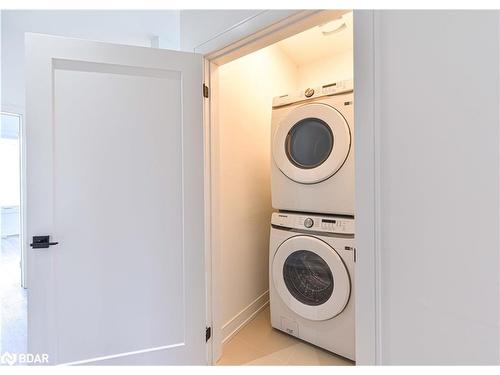 3781 Sunbank Crescent, Severn, ON - Indoor Photo Showing Laundry Room