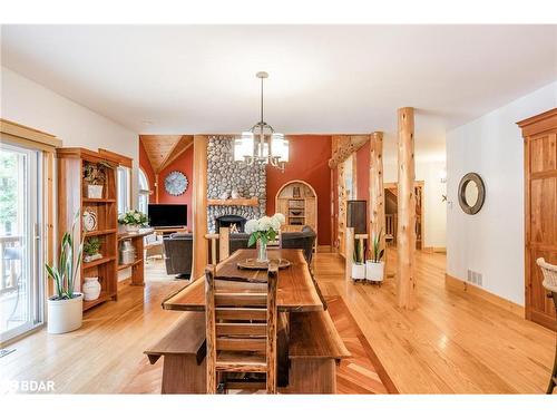 697 Lafontaine Road E, Tiny, ON - Indoor Photo Showing Dining Room