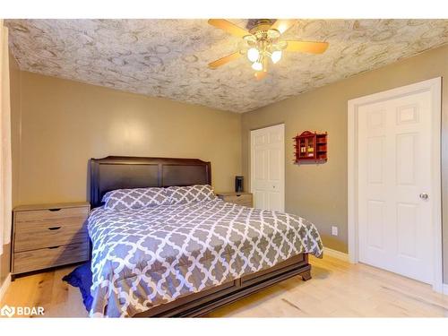 44 Geddes Street W, Clifford, ON - Indoor Photo Showing Bedroom