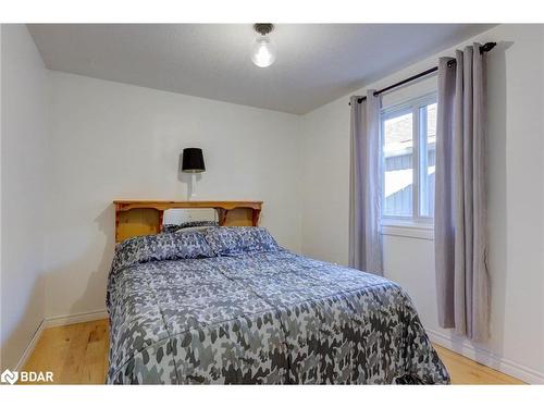 44 Geddes Street W, Clifford, ON - Indoor Photo Showing Bedroom