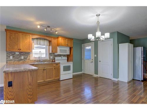 44 Geddes Street W, Clifford, ON - Indoor Photo Showing Kitchen With Double Sink