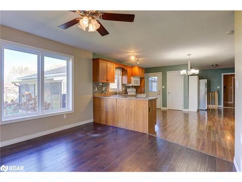 44 Geddes Street W, Clifford, ON - Indoor Photo Showing Kitchen