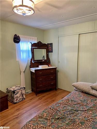 5 Locust Hill Court, Innisfil, ON - Indoor Photo Showing Bedroom