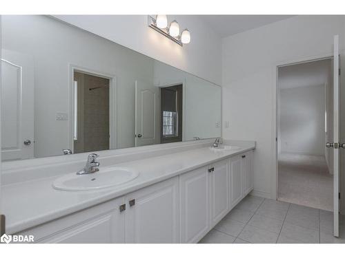 23 Mcisaac Drive, Springwater, ON - Indoor Photo Showing Bathroom