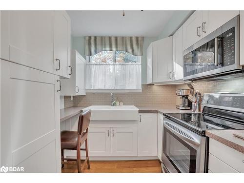 104-414 Blake Street, Barrie, ON - Indoor Photo Showing Kitchen