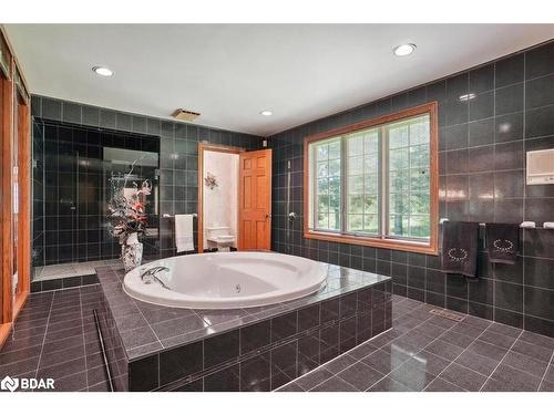 1630 Pelham Street, Fonthill, ON - Indoor Photo Showing Bathroom