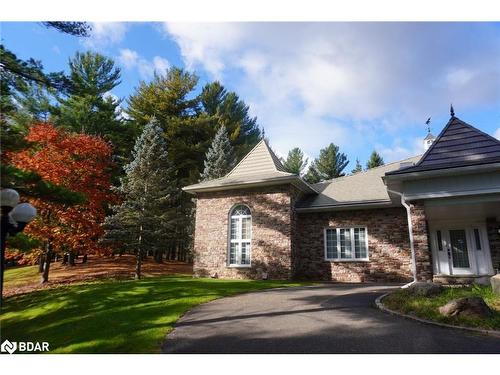 1630 Pelham Street, Fonthill, ON - Outdoor With Facade