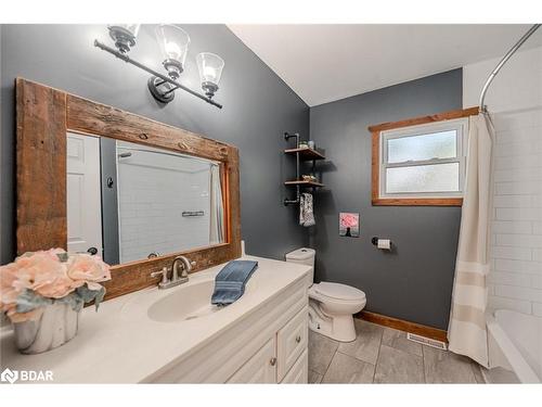 377 Fitton Street, Midland, ON - Indoor Photo Showing Bathroom