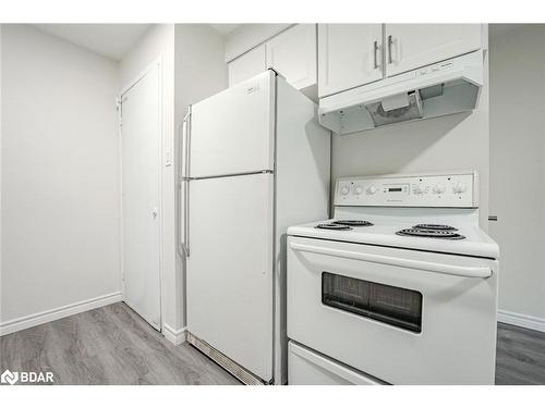 Main-35 Bernick Drive, Barrie, ON - Indoor Photo Showing Kitchen