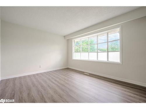 Main-35 Bernick Drive, Barrie, ON - Indoor Photo Showing Other Room