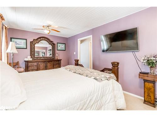 3194 Shoreview Drive, Washago, ON - Indoor Photo Showing Bedroom