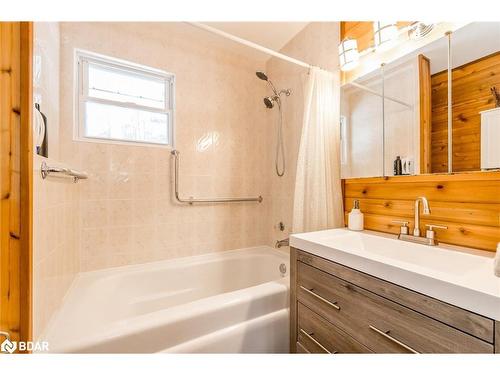 3194 Shoreview Drive, Washago, ON - Indoor Photo Showing Bathroom