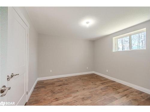 27 Houben Crescent, Oro-Medonte, ON - Indoor Photo Showing Other Room