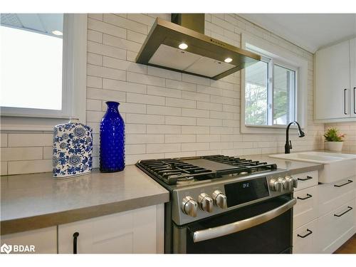 4653 Daniel Street, Ramara, ON - Indoor Photo Showing Kitchen With Upgraded Kitchen