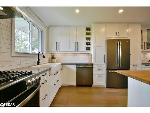 4653 Daniel Street, Ramara, ON - Indoor Photo Showing Kitchen With Upgraded Kitchen