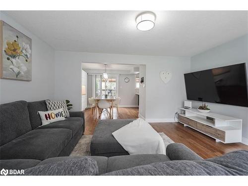 125 Alicewood Court, Etobicoke, ON - Indoor Photo Showing Living Room