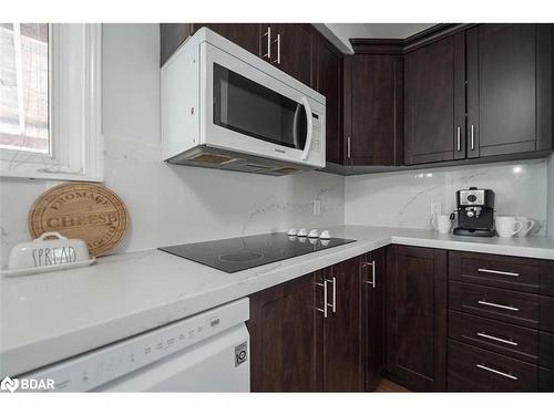 125 Alicewood Court, Etobicoke, ON - Indoor Photo Showing Kitchen