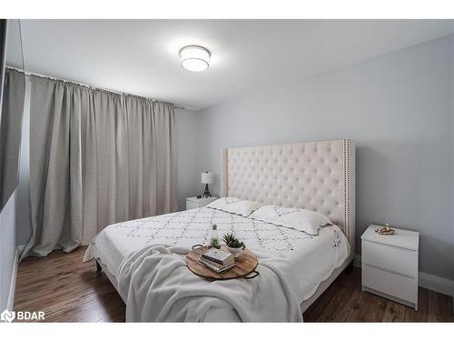 125 Alicewood Court, Etobicoke, ON - Indoor Photo Showing Bedroom