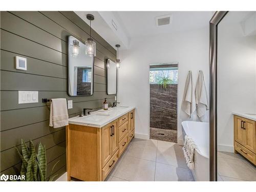 1025 Davis Drive, Gravenhurst, ON - Indoor Photo Showing Bathroom