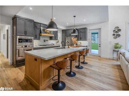 1025 Davis Drive, Gravenhurst, ON - Indoor Photo Showing Kitchen