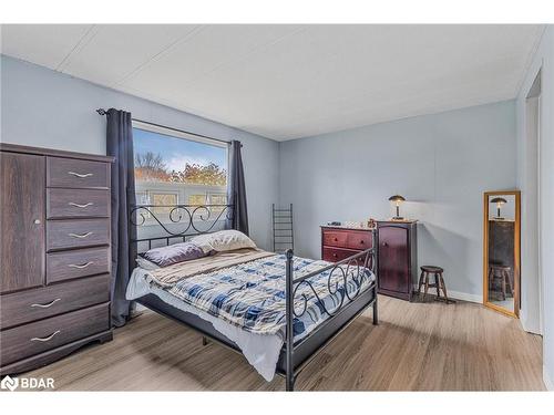 38 Main Street, Innisfil, ON - Indoor Photo Showing Bedroom