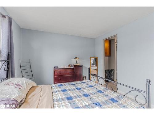 38 Main Street, Innisfil, ON - Indoor Photo Showing Bedroom