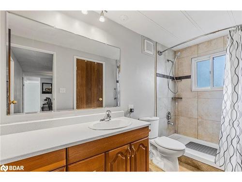 38 Main Street, Innisfil, ON - Indoor Photo Showing Bathroom