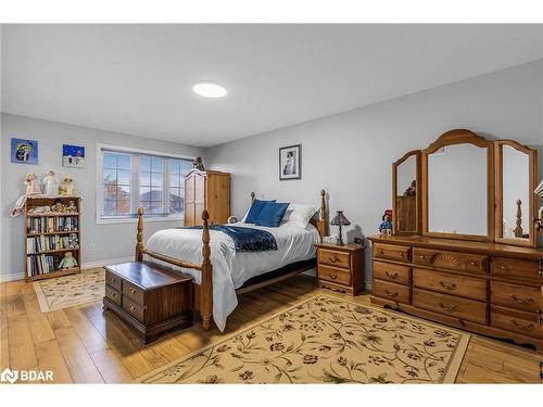 21 Kelsey Crescent, Barrie, ON - Indoor Photo Showing Bedroom