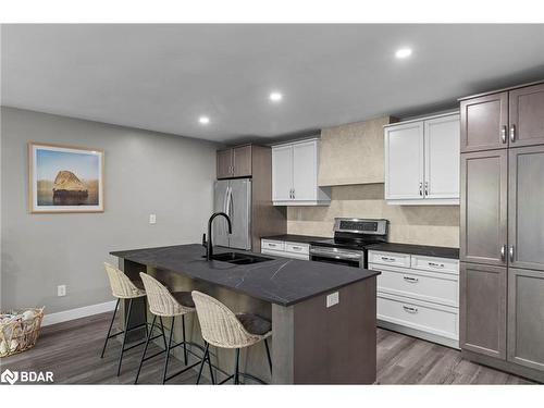 70 Huronwoods Drive, Oro-Medonte, ON - Indoor Photo Showing Kitchen