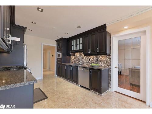 2857 Termini Terrace, Mississauga, ON - Indoor Photo Showing Kitchen With Upgraded Kitchen