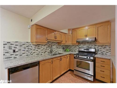 2857 Termini Terrace, Mississauga, ON - Indoor Photo Showing Kitchen With Double Sink